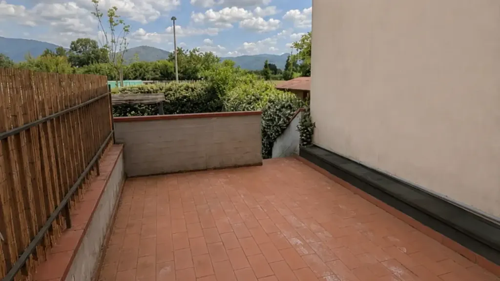 Terrasse - Terraced Apartment with Garden in Prato