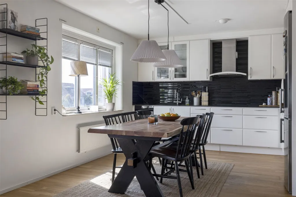 Sala da pranzo - Modern Flat with Balcony in Central Halmstad