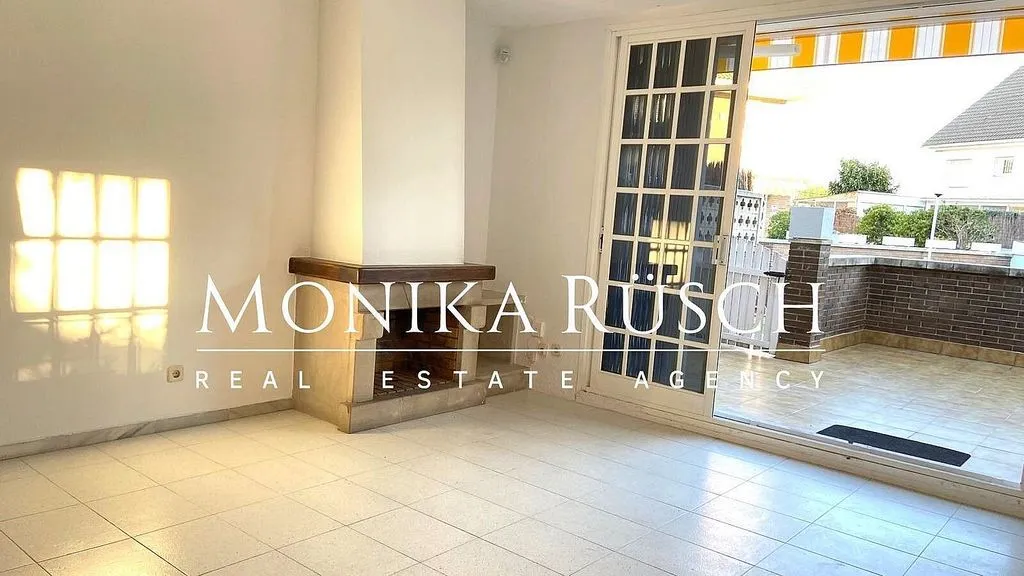 Terrass - Twin-Storey House with Pool in Castelldefels