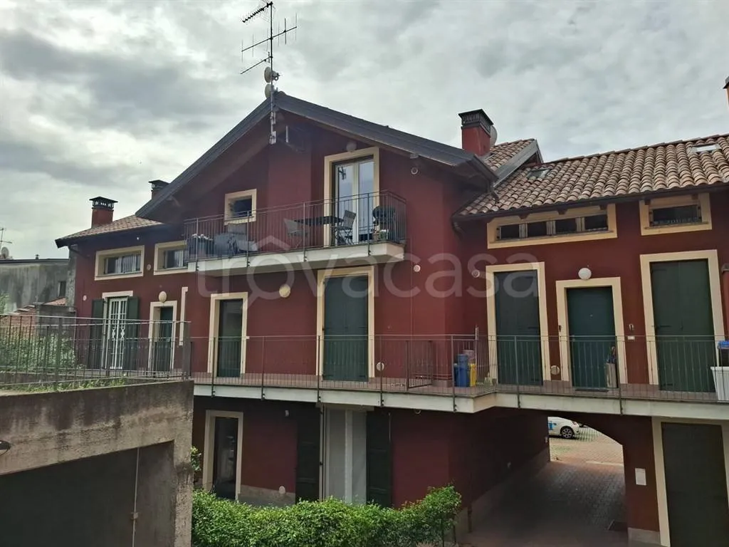 Extérieur - Mansarded Apartment with Parking in Civate