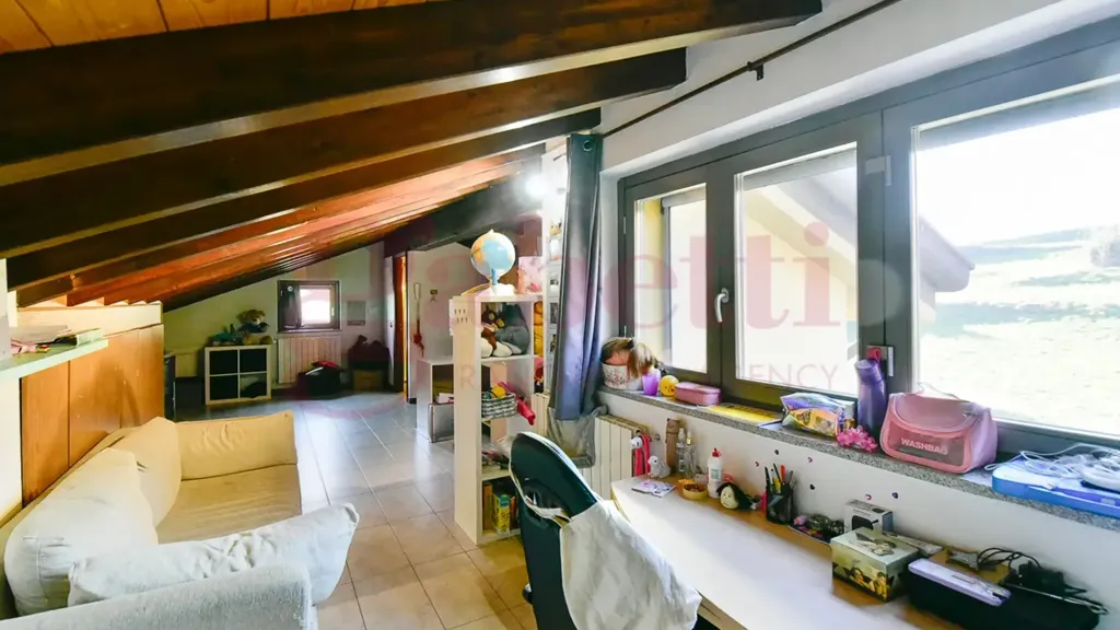 Toad - Modern Villa with Garden in Cantù