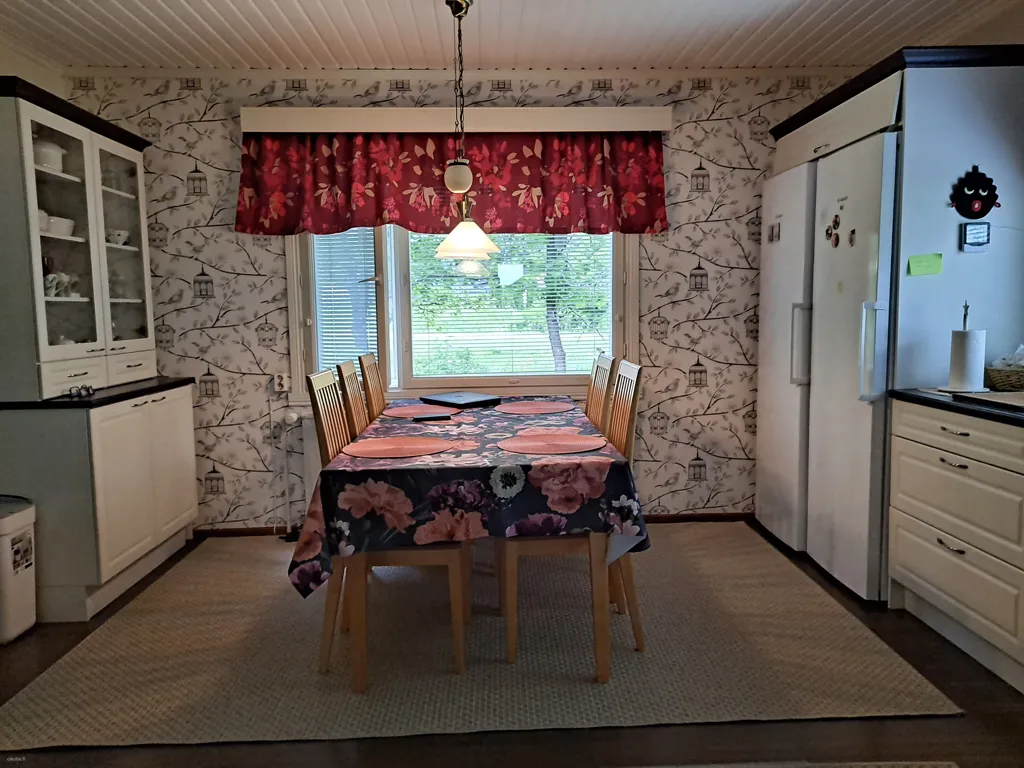 Salle à manger - Detached House with Balcony in Popular Area