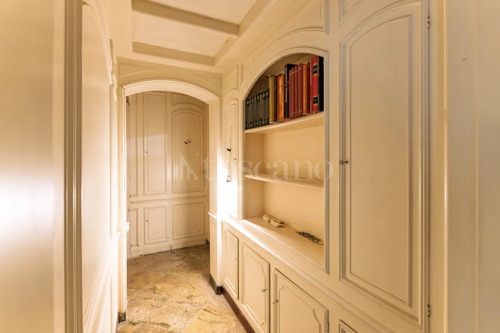 Esik - Spacious Apartment with Balcony in Monteverde, Rome