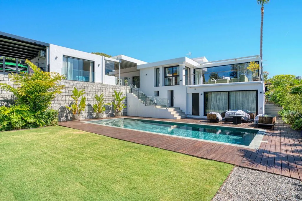 Bassein - Luxury Villa with Pool in East Marbella