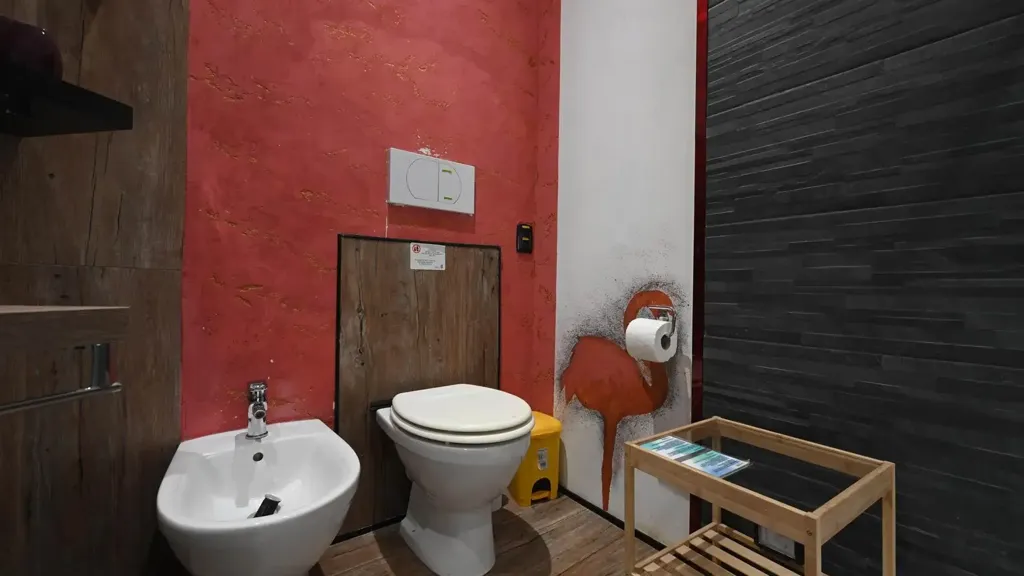 Salles de bain - Renovated Apartment with Two Balconies in Modena Centre