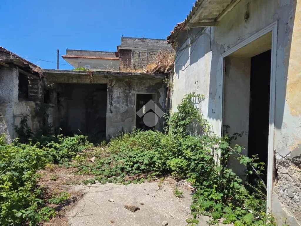 Garden - Independent House for Reconstruction in Casapesenna