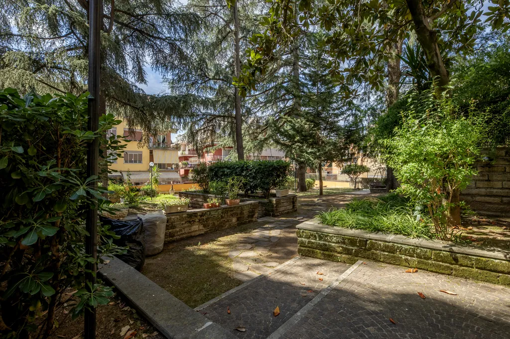 Giardino - Apartment with Terrace in Talenti, Rome