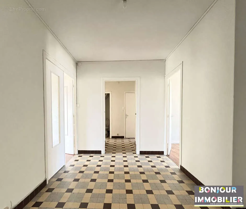 Entrée - Appartement avec Balcon au Centre de Grenoble
