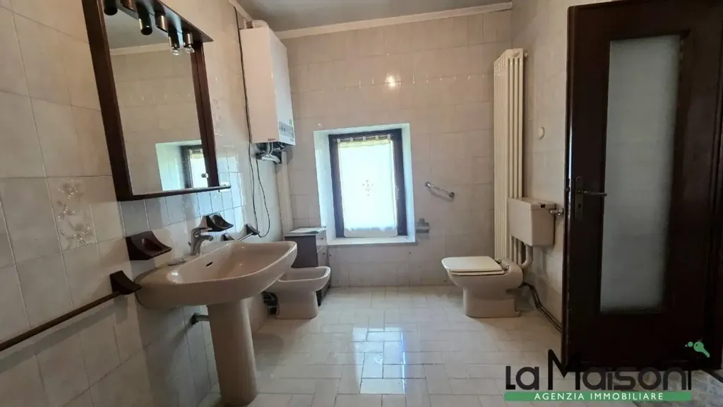 Salles de bain - Independent House with Private Garden in Lessolo