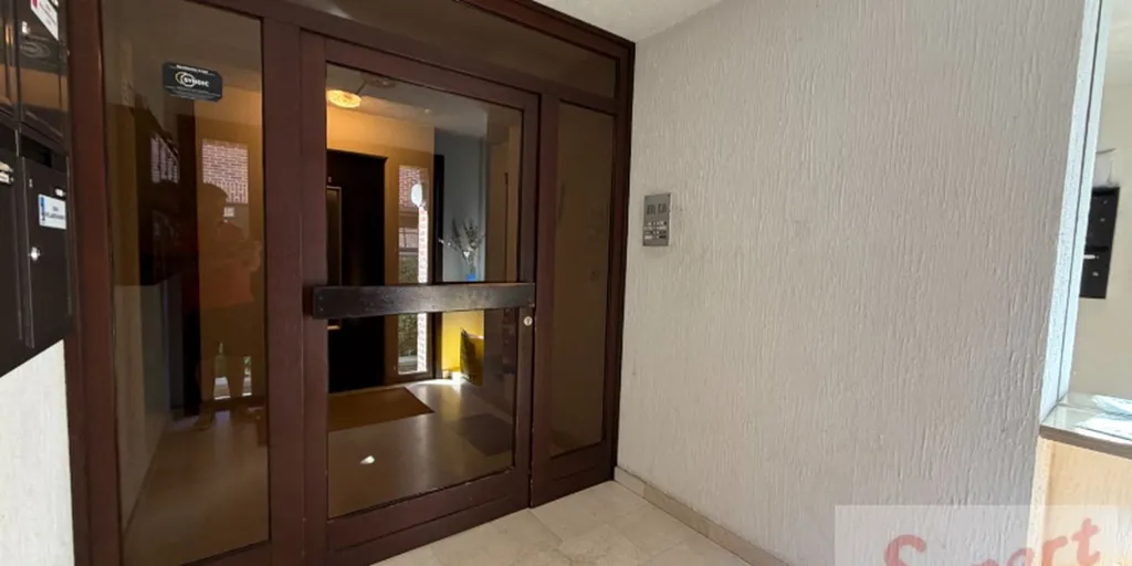 Entrée - Appartement avec Garage XXL et Terrasses à Harelbeke