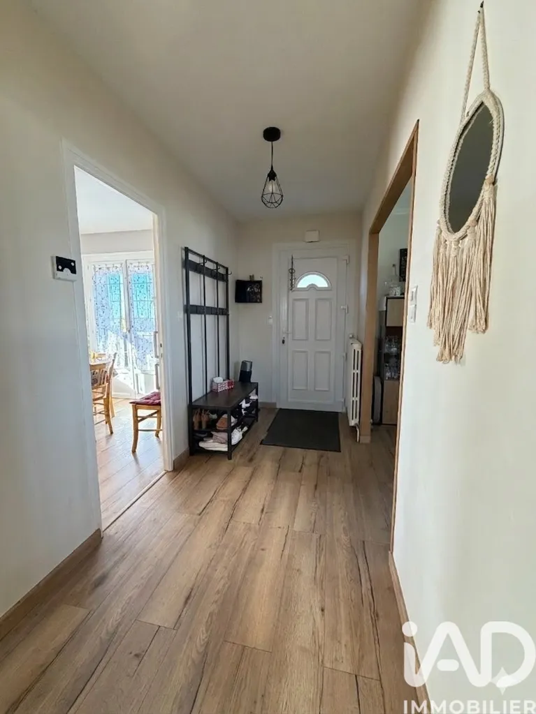 Entrée - Maison Rénovée avec Terrasse Sud à Évellys