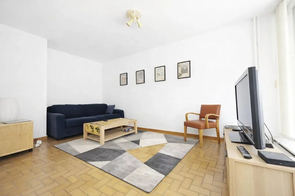 Séjour - Appartement Traversant avec Balcon au Centre de La Grande-Motte