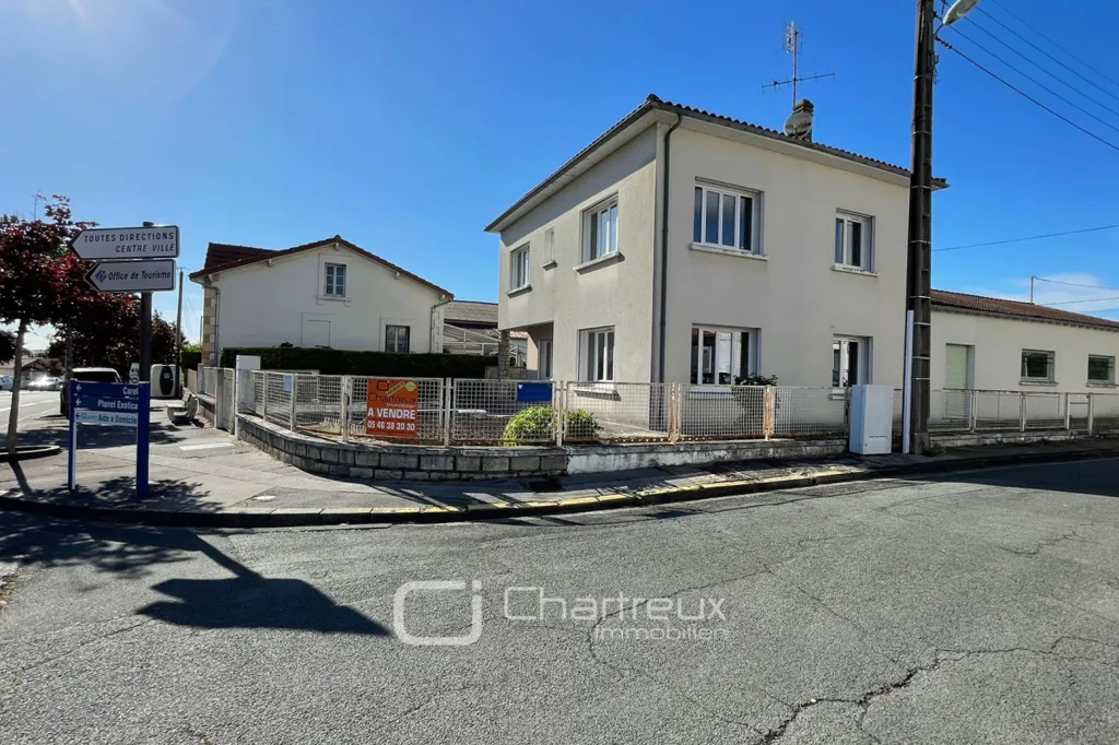 Extérieur - Maison de 7 Pièces avec Hangar à Royan
