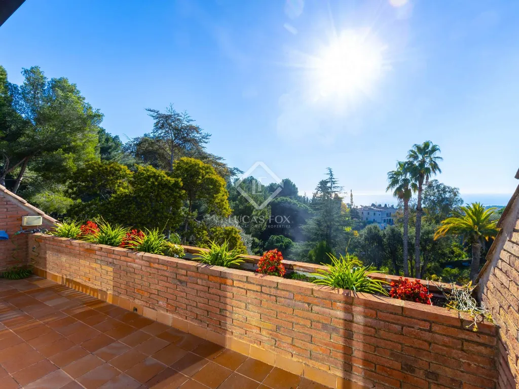 Terrasse - Luxury Villa with Sea View in Premià de Dalt
