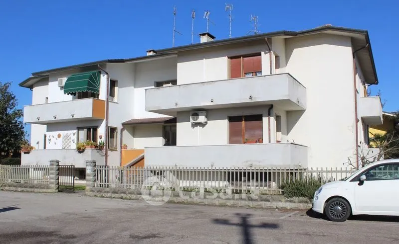 Esterno - Appartamento con balcone e garage a Fiesso Umbertiano