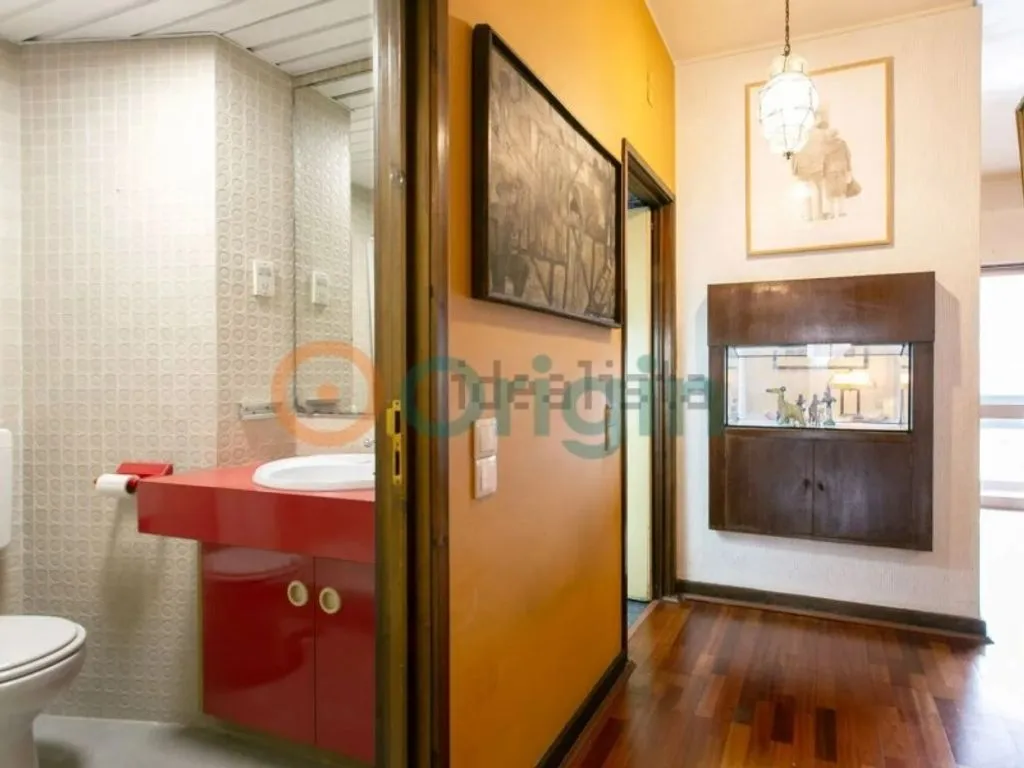 Salles de bain - Architect-Designed Flat with Terrace in Alto dos Moinhos