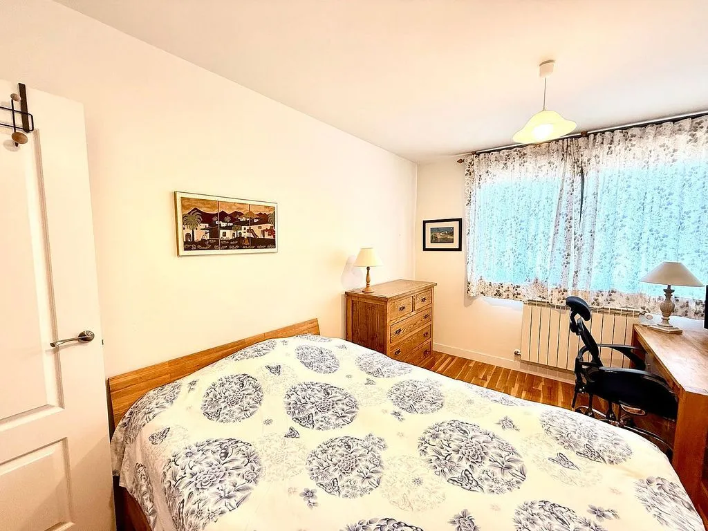 Bedrooms - Terraced Semi-Detached House in Aranguren