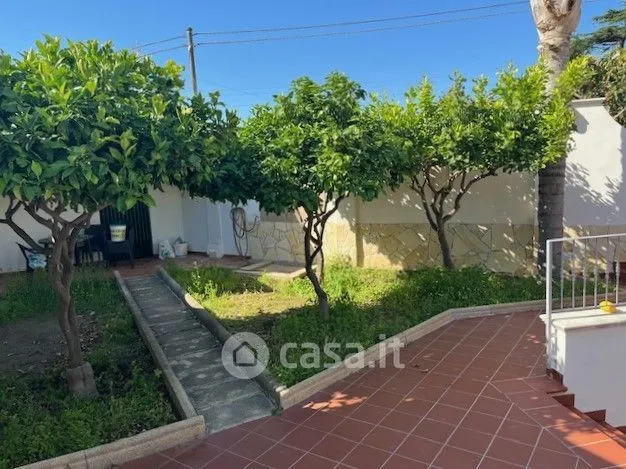 Aed - Rustic Villa with Garden in Saponara