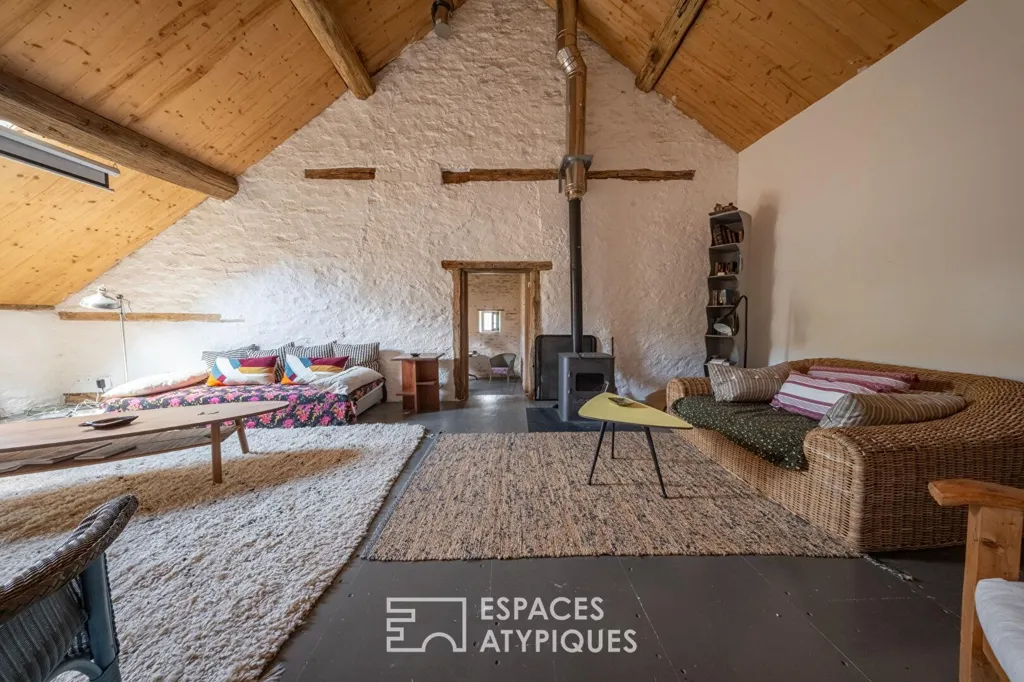 Séjour - Ancienne Ferme Rénovée avec Rivière à 25 min de Dijon