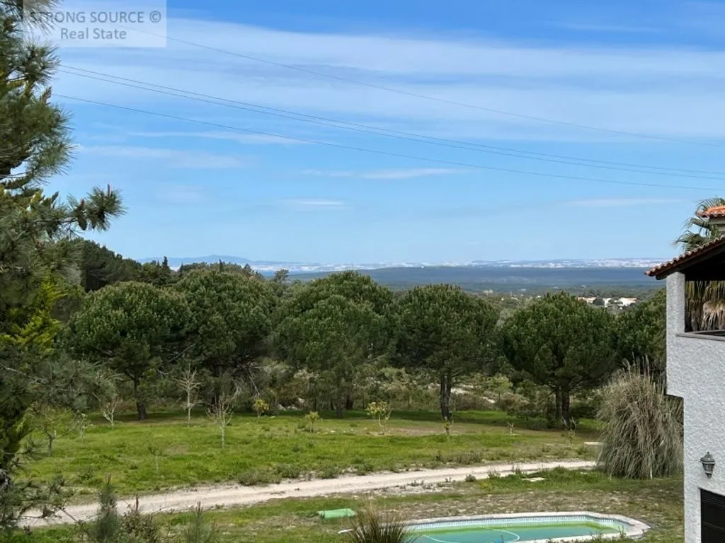 Piscine - Luxury Detached Villa with Pool in Casal das Figueiras