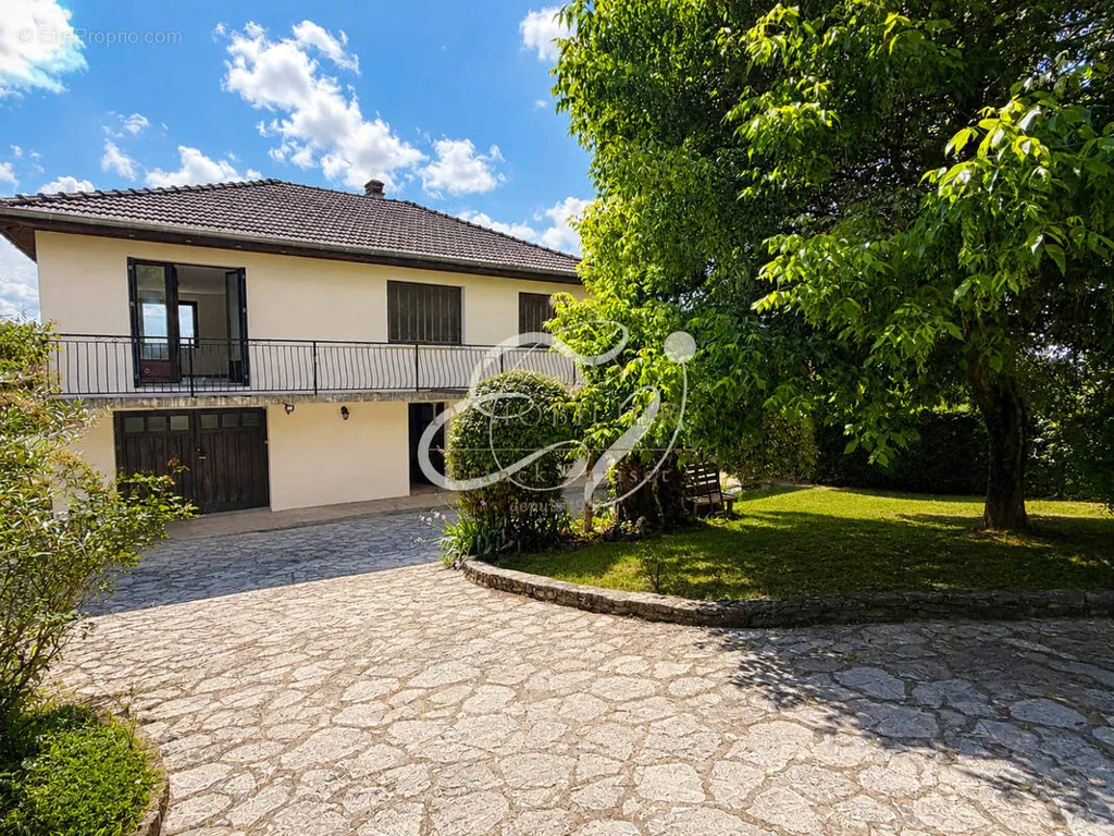 Välivaade - Potential House with Garden in Chamagnieu