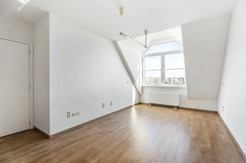 Rooms - Spacious Apartment with Polder Views in Blankenberge