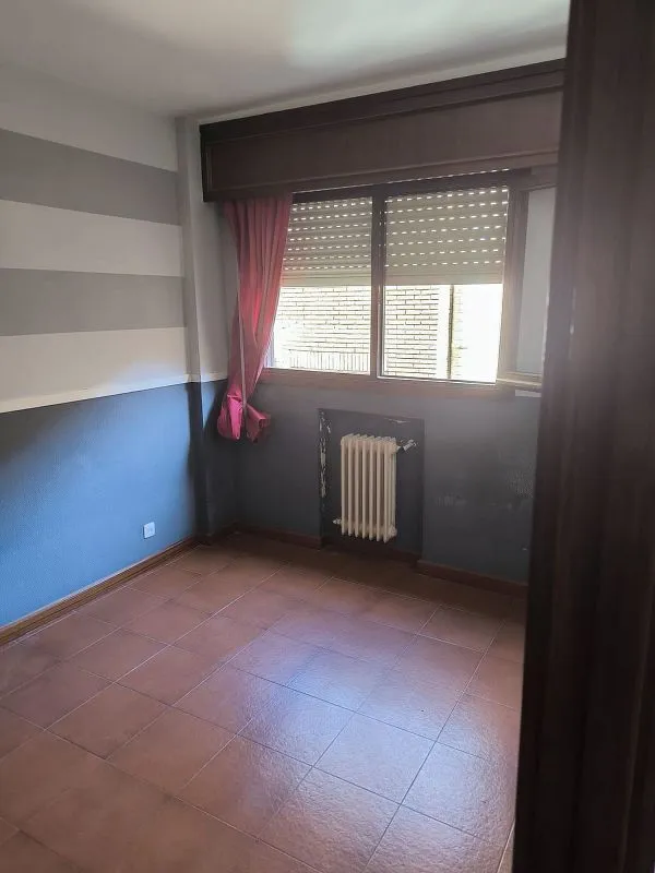 Rooms - Bright Apartment with Garden View in Chamberí
