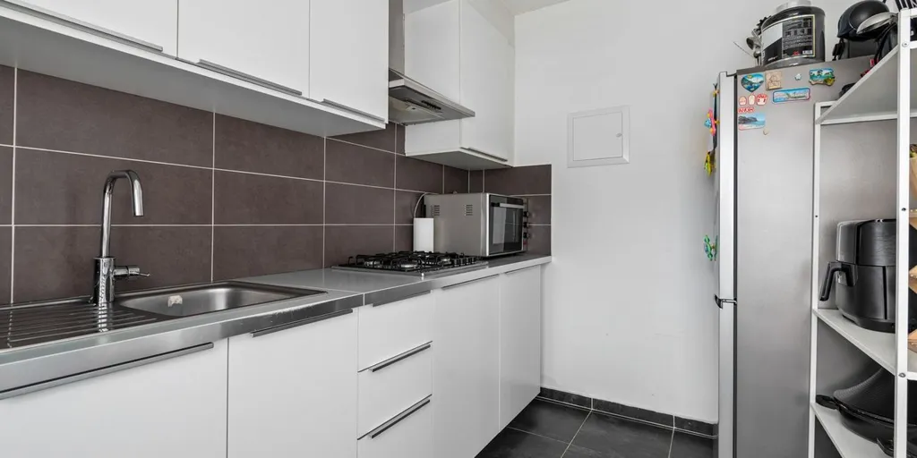 Cuisine - Appartement Instapklaar avec Balcon à Mortsel