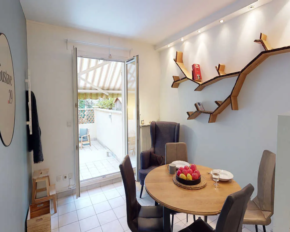 Salle à manger - Chambre Meublée en Colocation au Centre-Ville