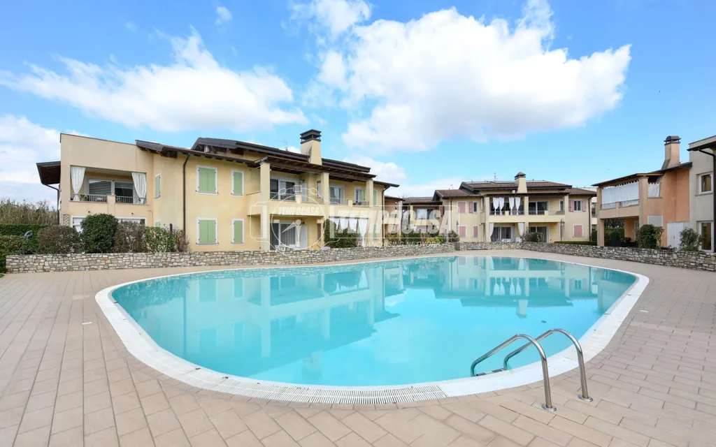 Bassein - Modern Apartment with Pool in Lonato del Garda