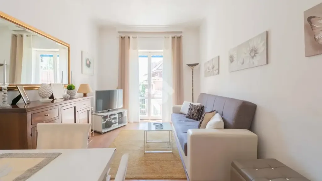 Séjour - Apartment with Triple Exposure in Rome