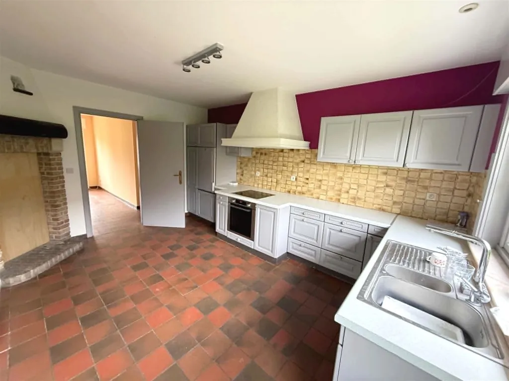 Köök - Spacious Detached Villa with Garden in Obigies