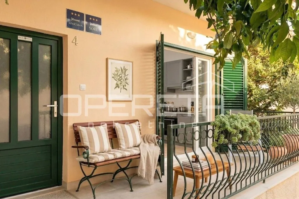 Rõdu - Apartment House with Sea View in Podgora
