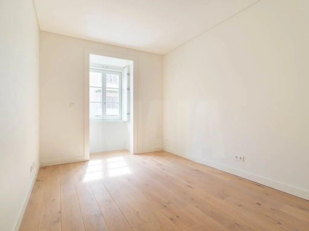 Toad - Luxury Flat with Pool in Graca, Lisbon