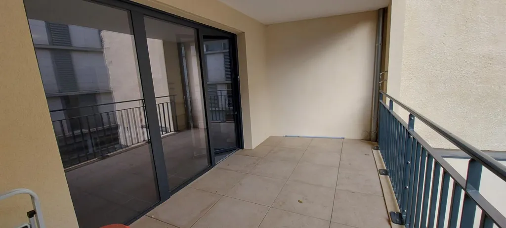 Rõdu - Spacious Apartment with Terraces in Nîmes Centre