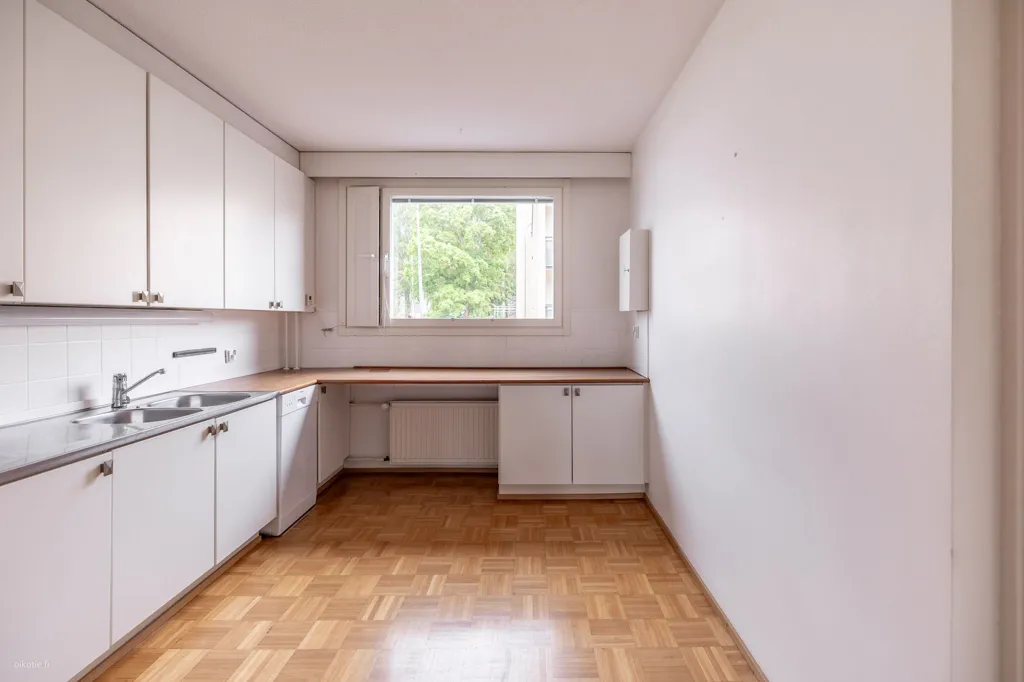 Köök - Bright Apartment with Balcony in Mikkeli Centre