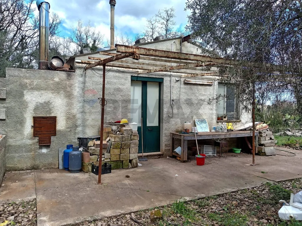 Exterior - Agricultural Land with Existing Structures in Palazzolo Acreide