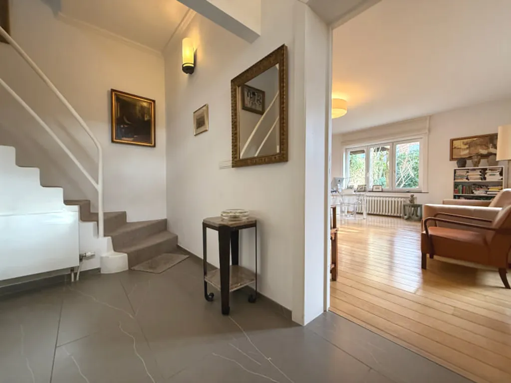 hallway_entrance