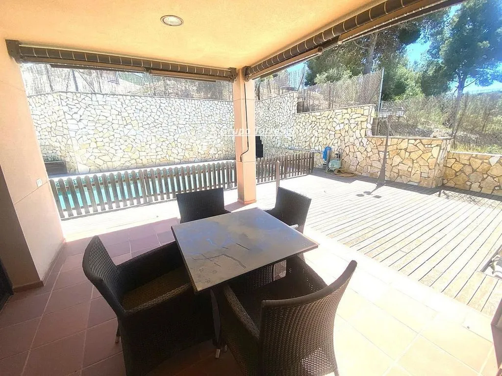Terrasse - Independent House with Pool in Valldemar