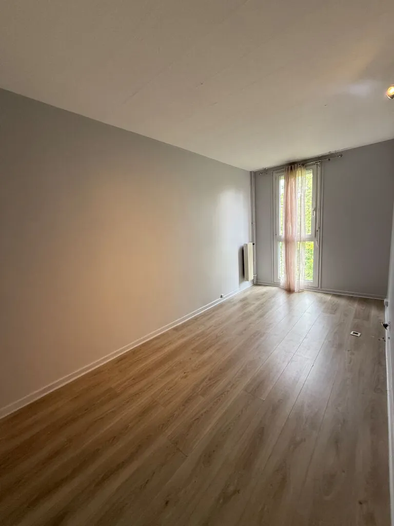 Pièces - Appartement 3 Pièces avec Balcon à Argenteuil