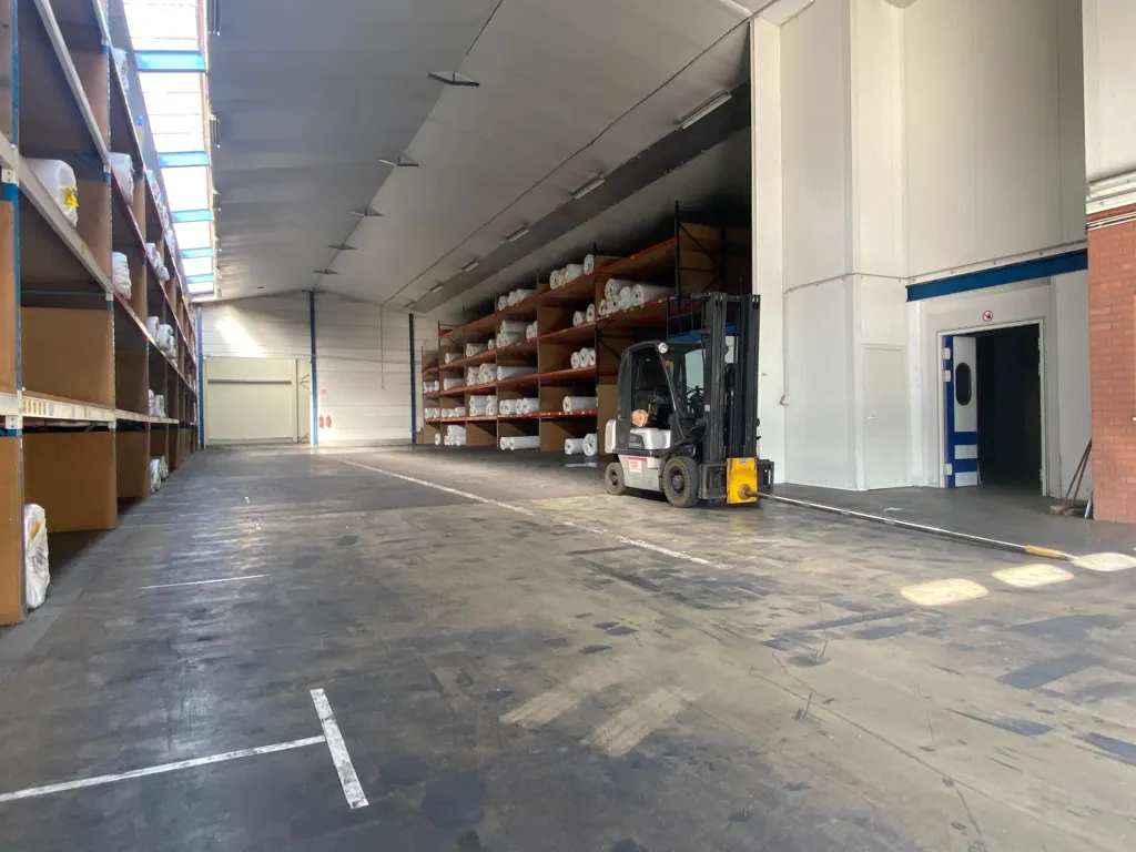 Garage - Lodges Industriel avec Zonnepanelen à Meulebeke