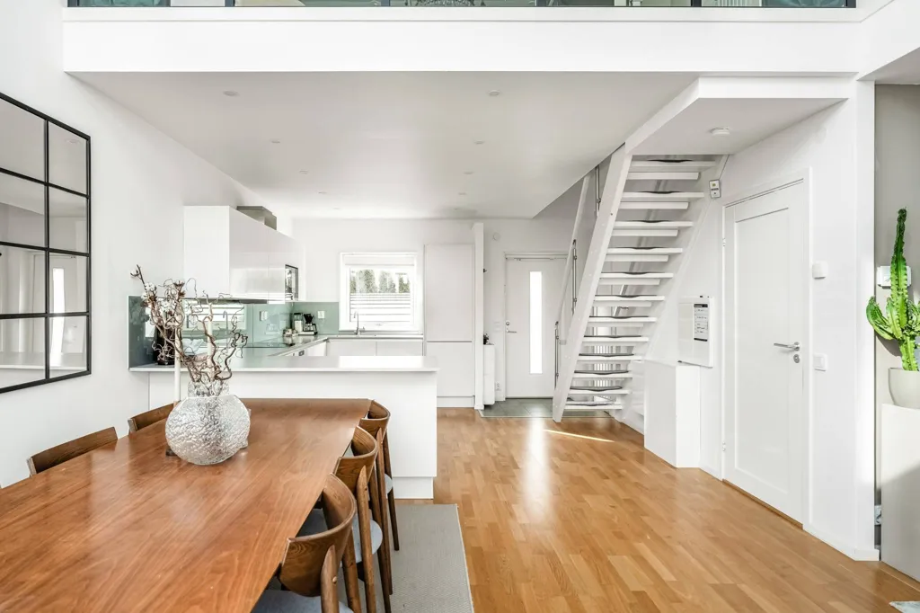 Sala da pranzo - Two-Storey Apartment with Panoramic Views in Glömsta