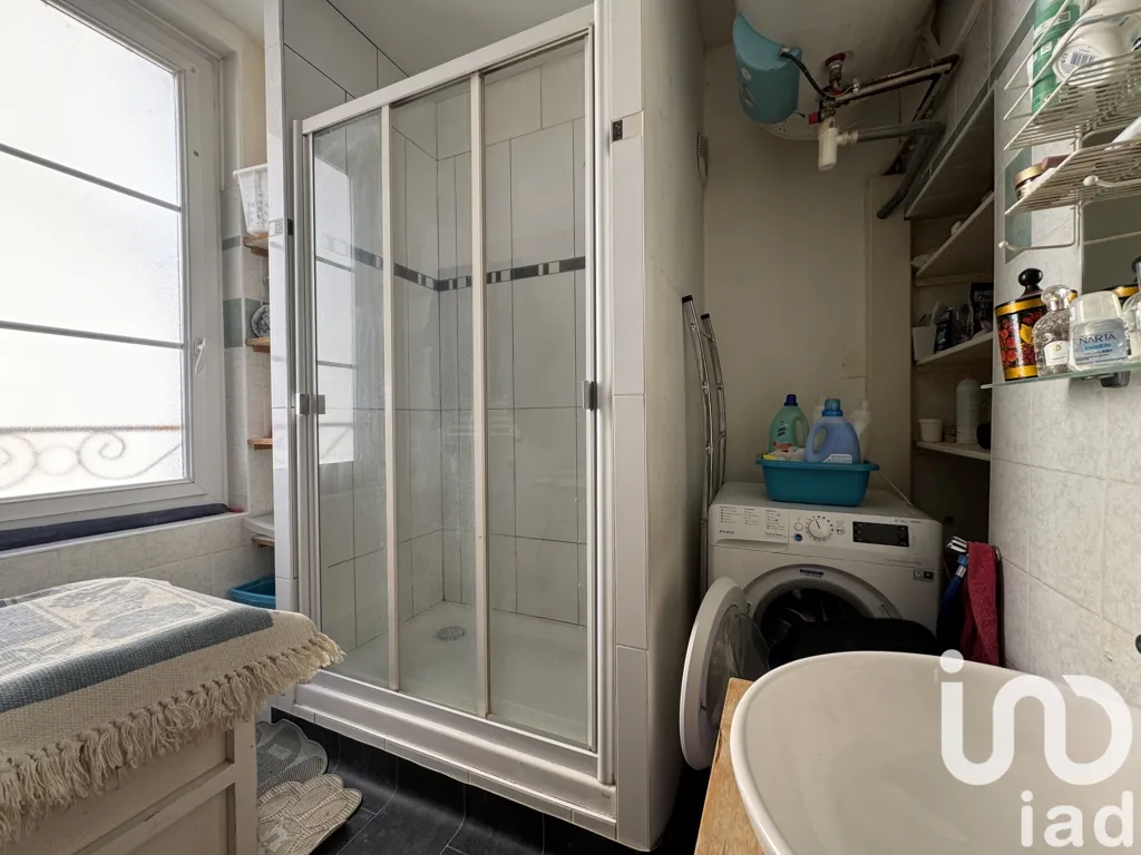 Bathrooms - Bright Apartment with Parking in Château-Thierry