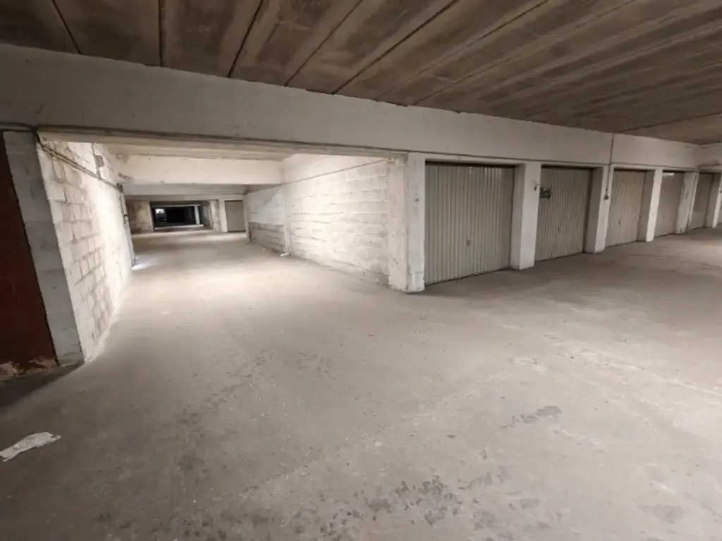 Garaaž - Garage Box under IJslandplein