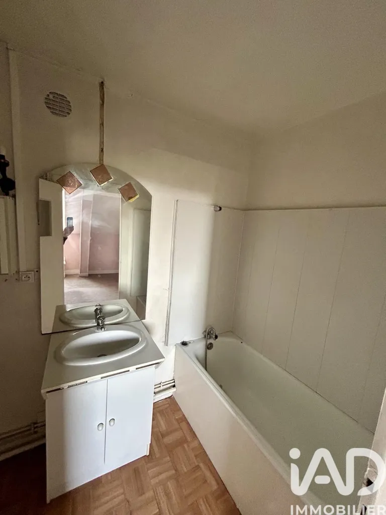 Bathrooms - Building with Garden and Parking in Pau