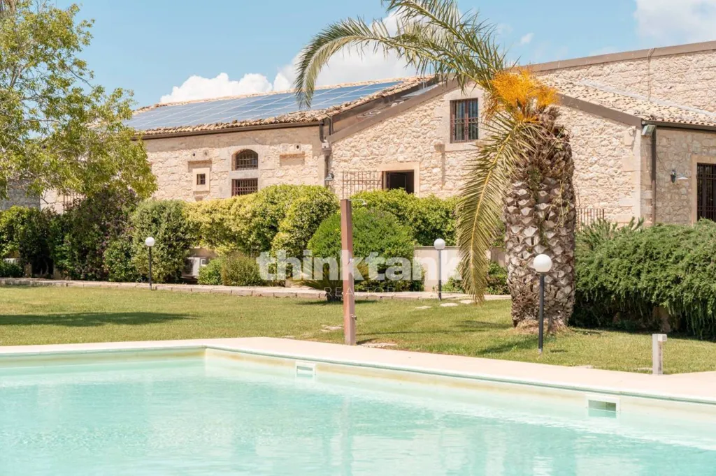Bassein - Rustic Villa with Pool in Ragusa
