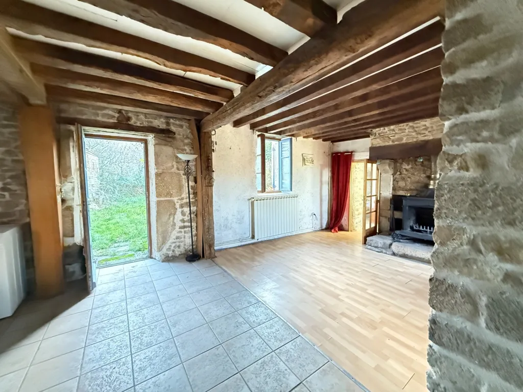 Séjour - Maison en Pierre avec Cour Intérieure à Bussière-Dunoise