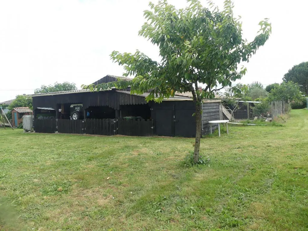 Aed - Stone House with Pool near Illats
