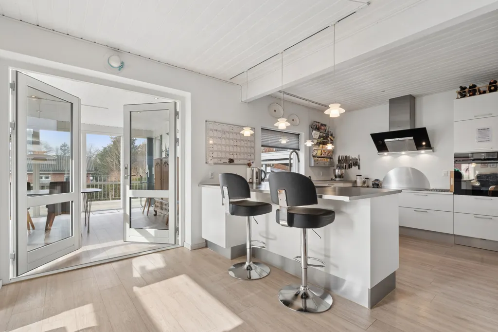 Cuisine - Rustic Villa with Garden in Kristrup
