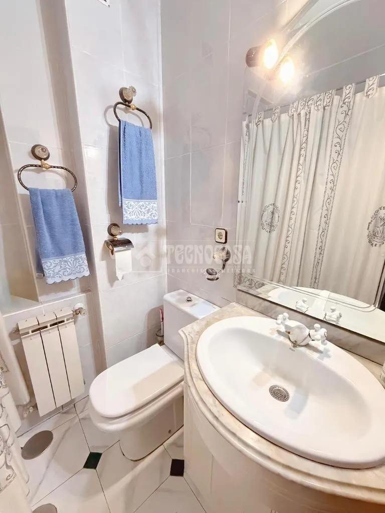 Bathrooms - Flat with Terraces in Carabanchel, Madrid